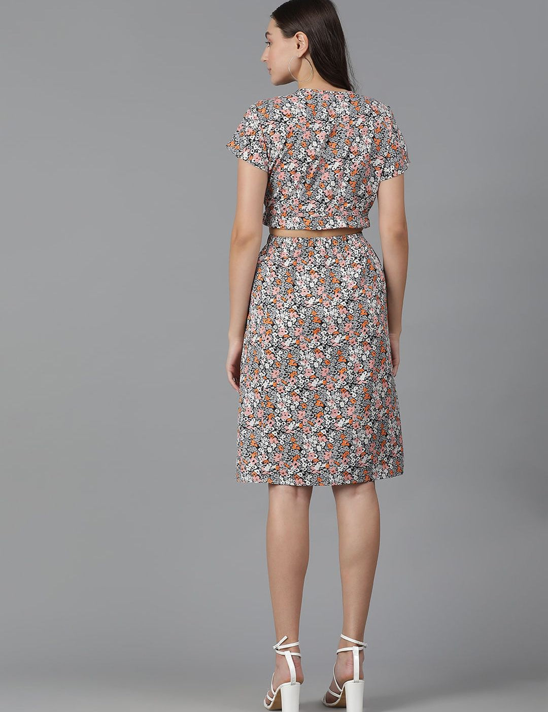 Kotty Floral Printed V-Neck Crop Top & Skirt