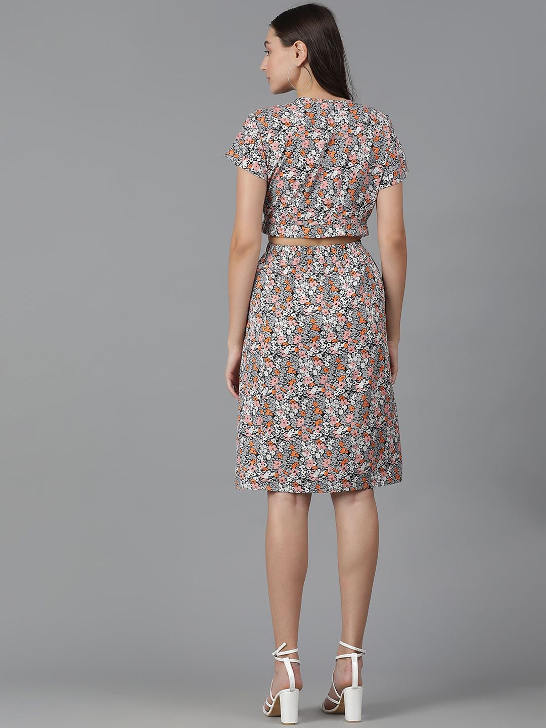 Kotty Floral Printed V-Neck Crop Top & Skirt