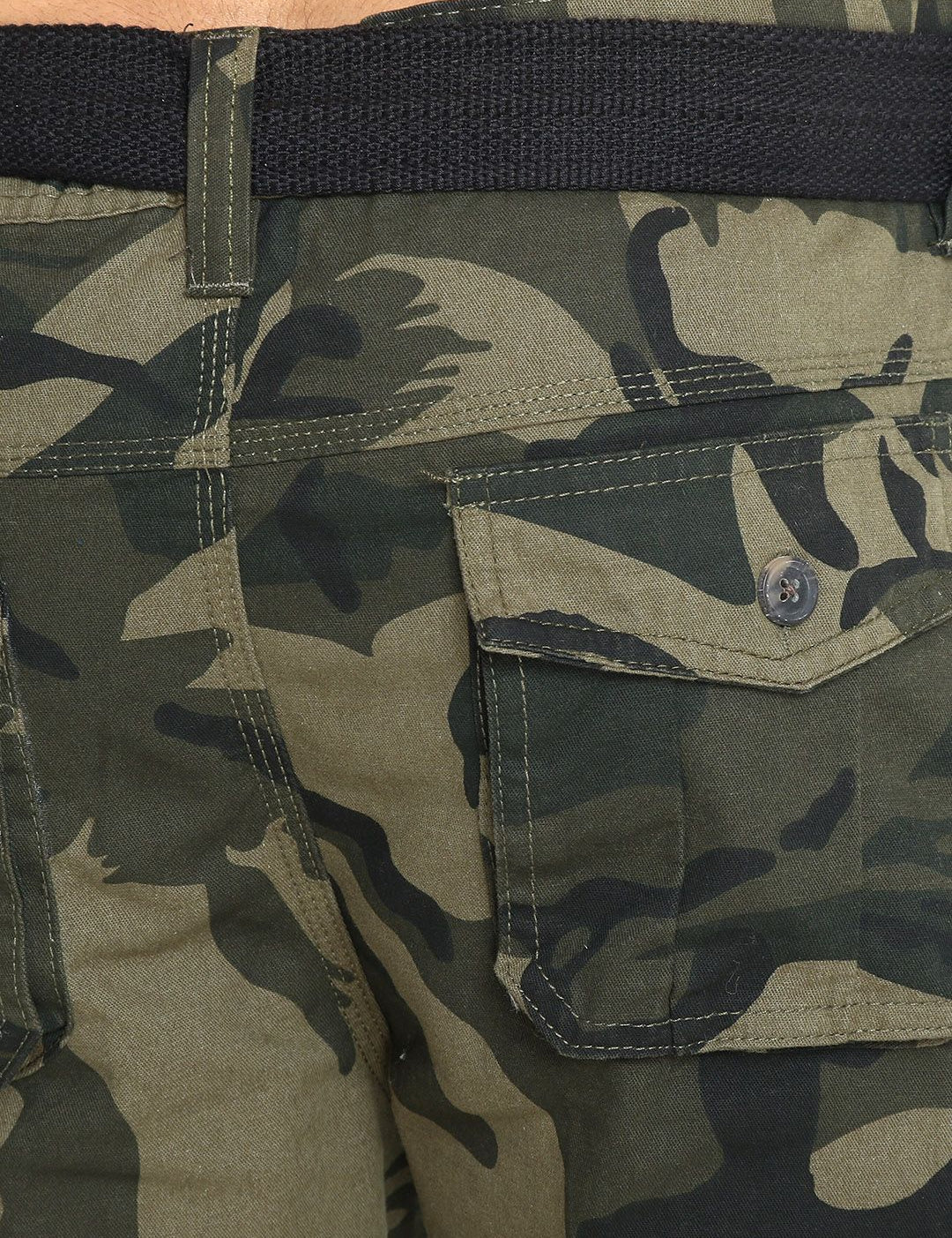 Kotty Men Green Camouflage Printed Regular Fit Cargo Shorts