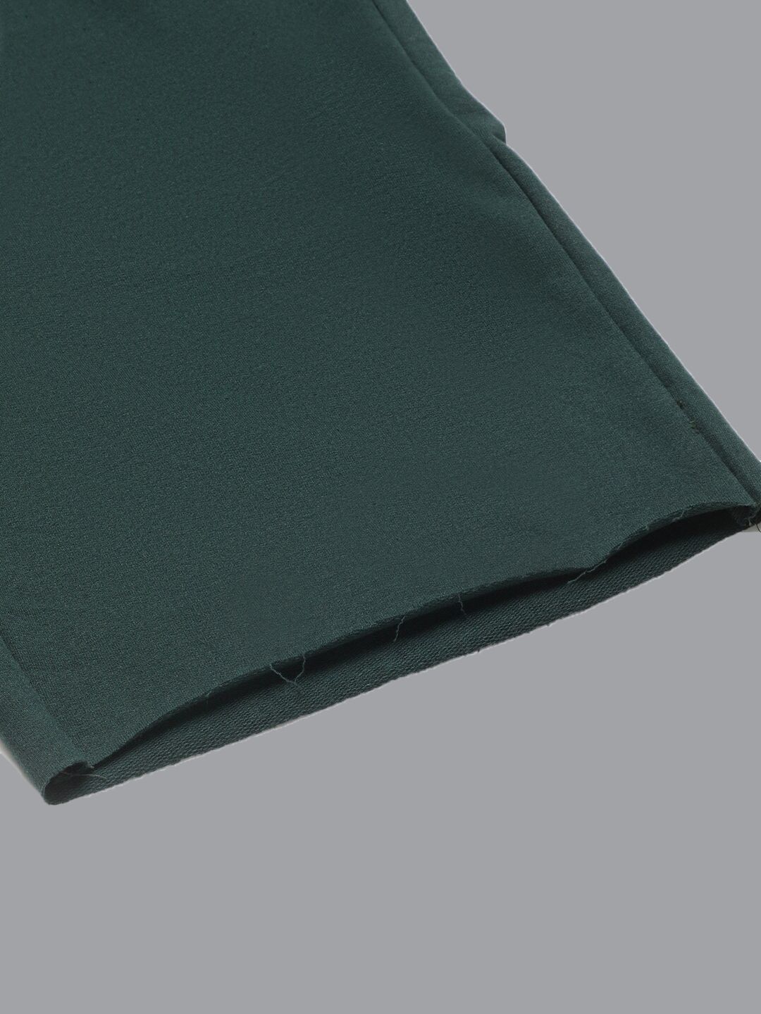 Kotty Men Green Mid-Rise Regular Shorts