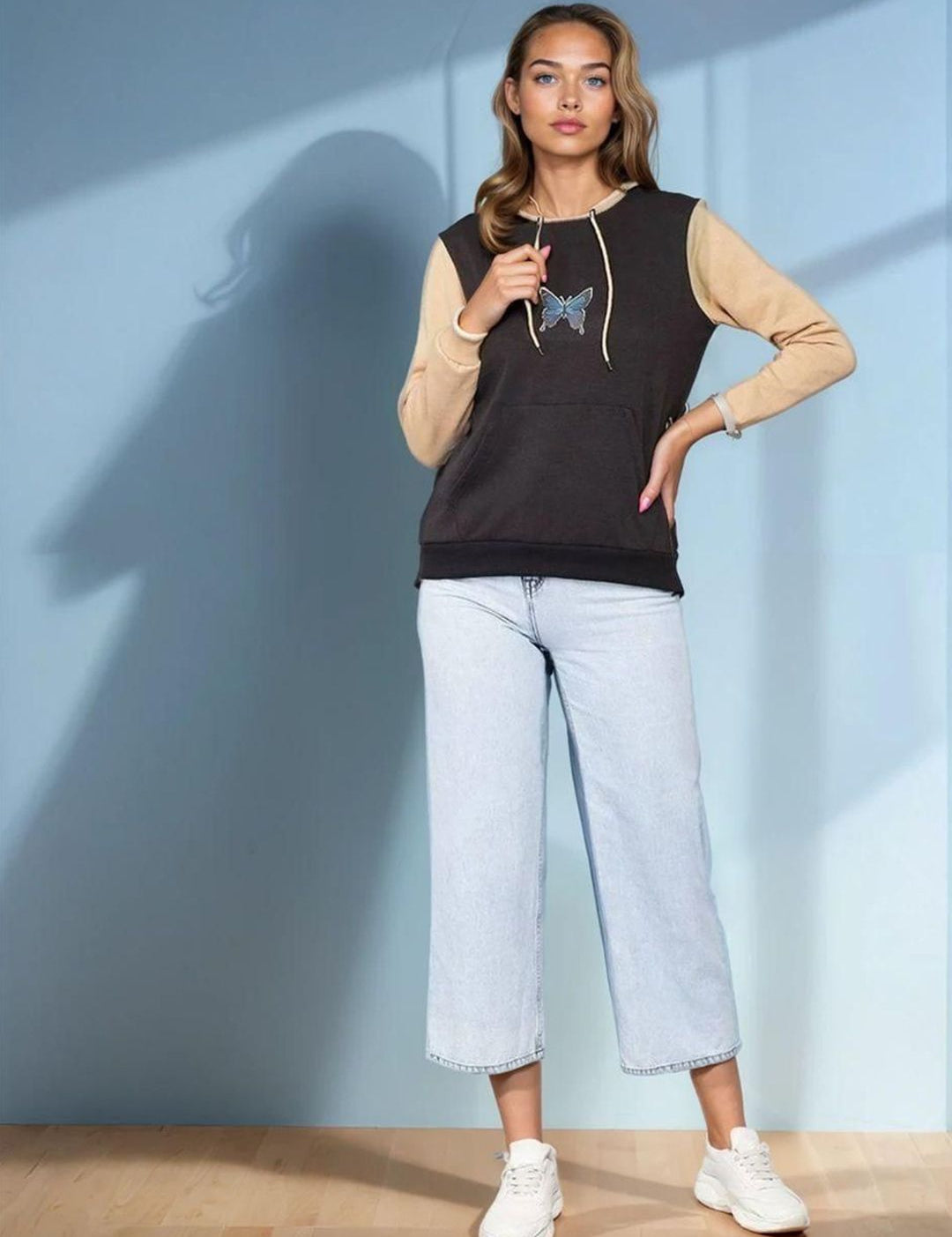 Kotty Women Butterfly Printed Hooded Pullover Sweatshirt