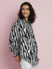 Kotty Women Spread Collar Abstract Printed Abstract Crepe Oversized Casual Shirt