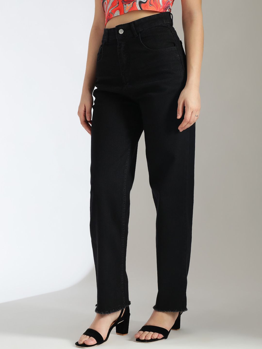 Stylecast X KOTTY Basics Women Black Slim Fit High-Rise Clean Look Frayed Hem Stretchable Jeans