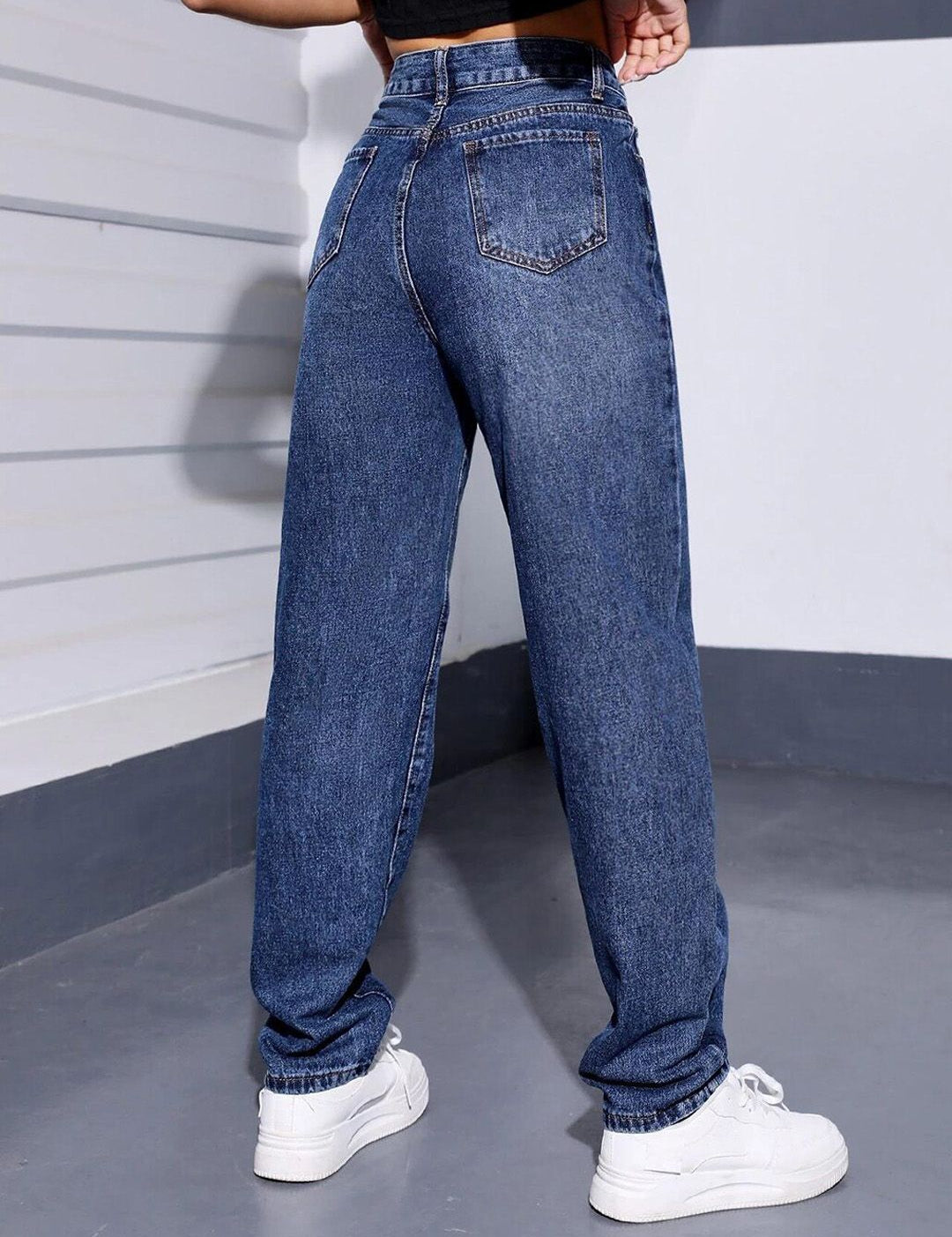 Kotty Women Jean Straight Fit High-Rise Light Fade Stretchable Jeans