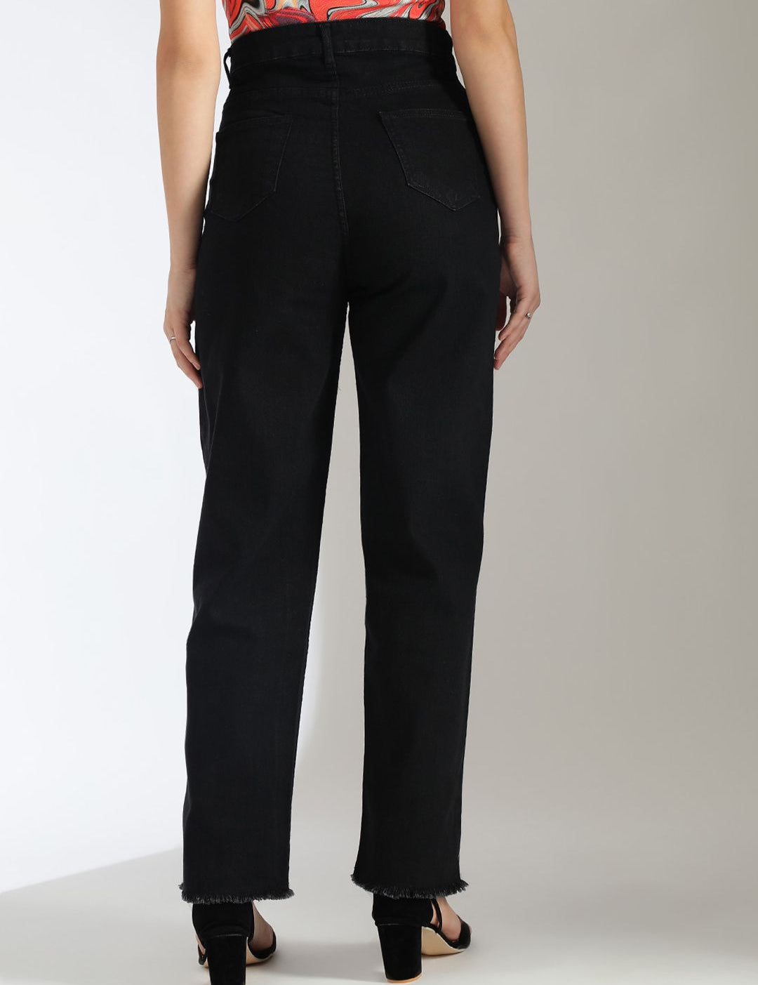 Stylecast X KOTTY Basics Women Black Slim Fit High-Rise Clean Look Frayed Hem Stretchable Jeans