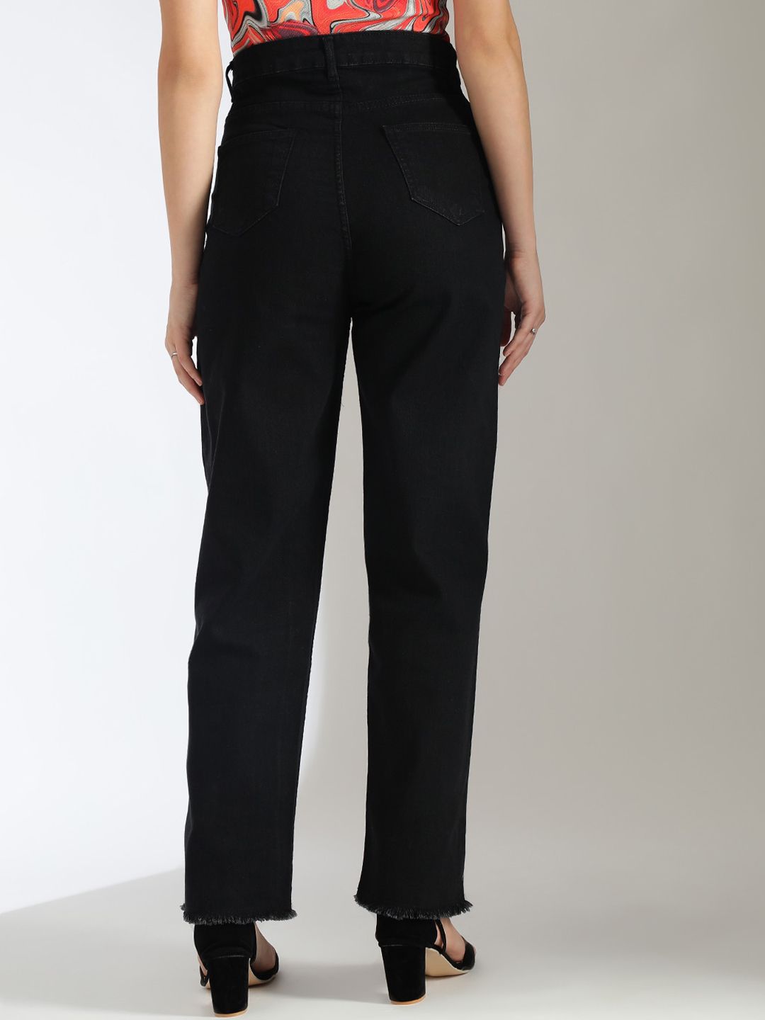Stylecast X KOTTY Basics Women Black Slim Fit High-Rise Clean Look Frayed Hem Stretchable Jeans