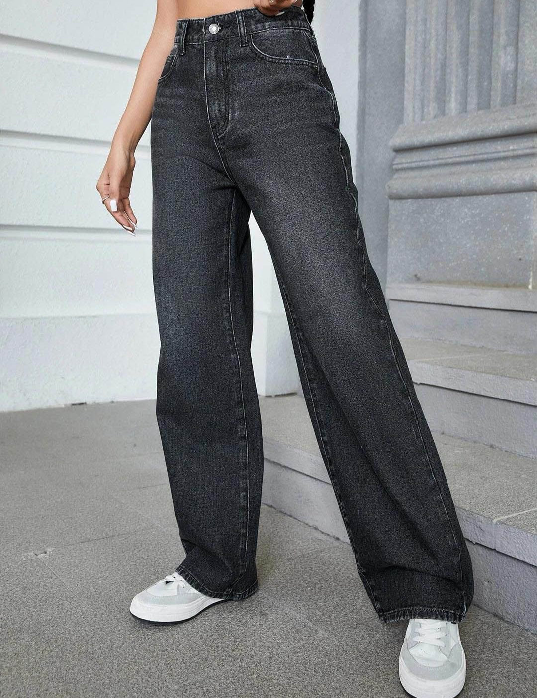 Kotty Women Jean Straight Fit High-Rise Clean Look Light Fade Stretchable Jeans