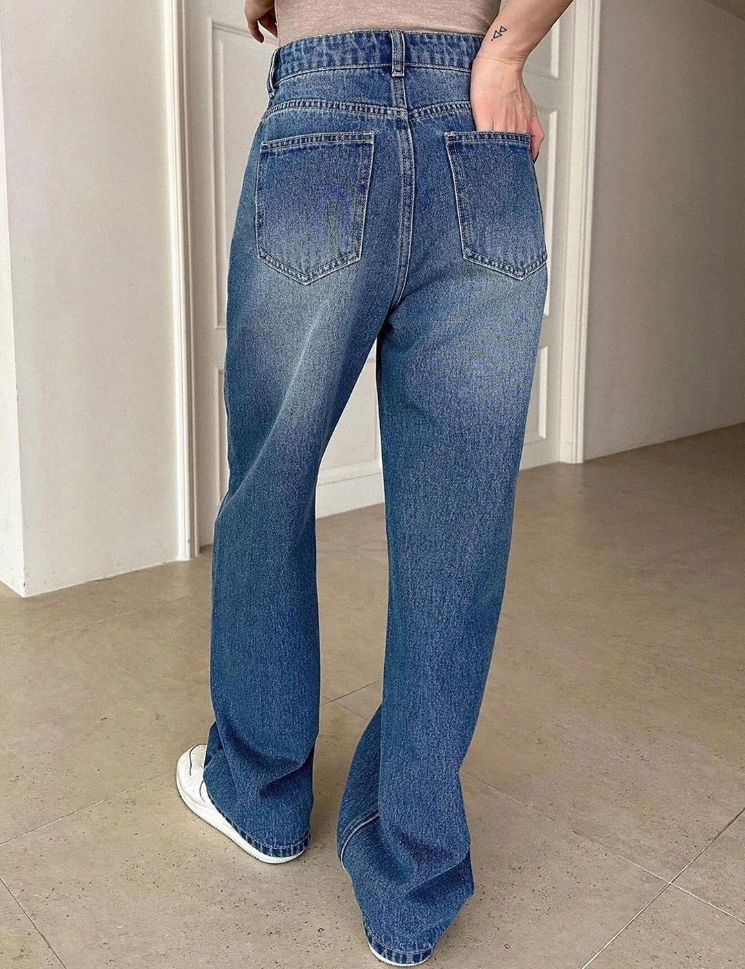 Kotty Women High-Rise Clean Look Light Fade Stretchable Jeans