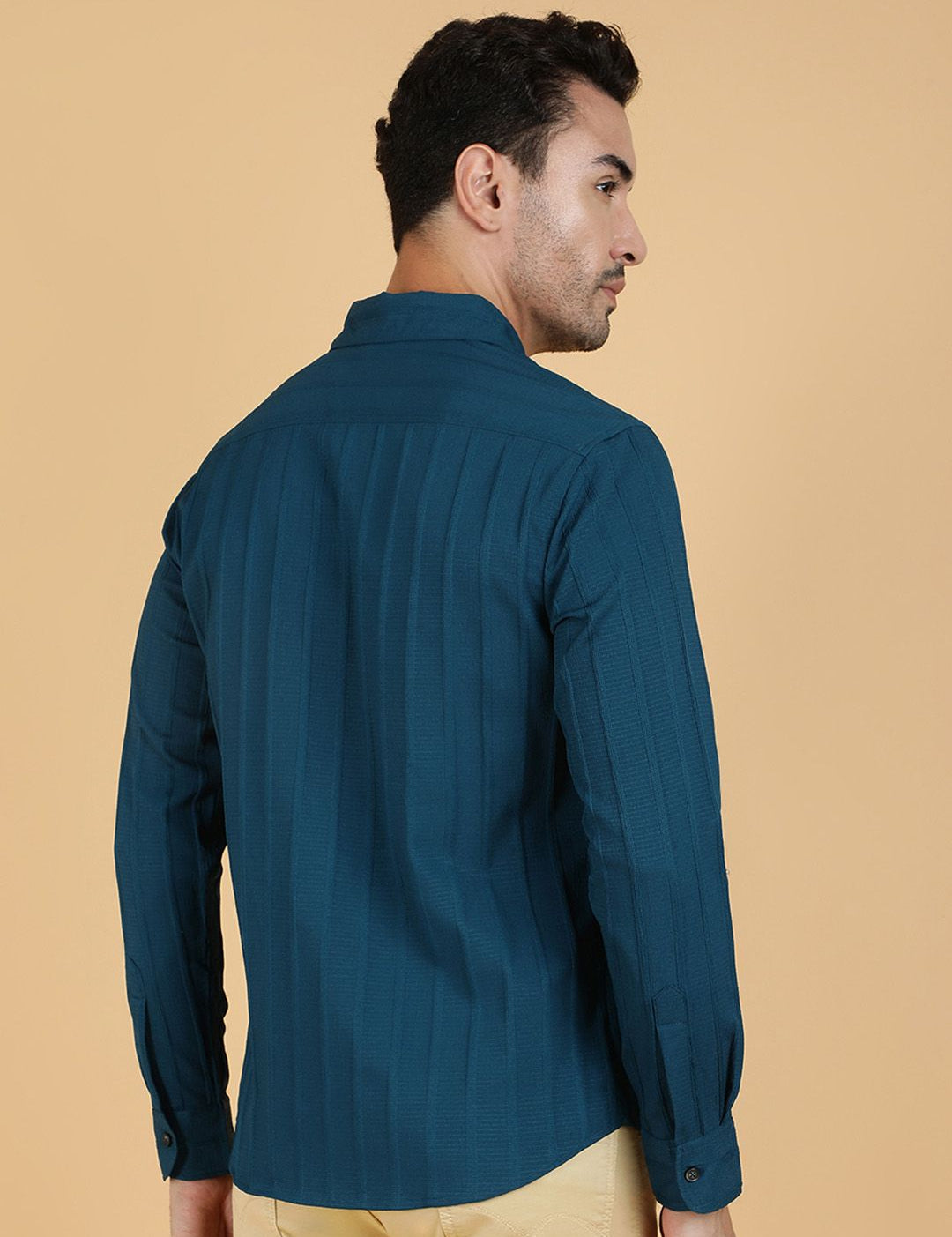 Kotty Men Relaxed Spread Collar Textured Casual Shirt