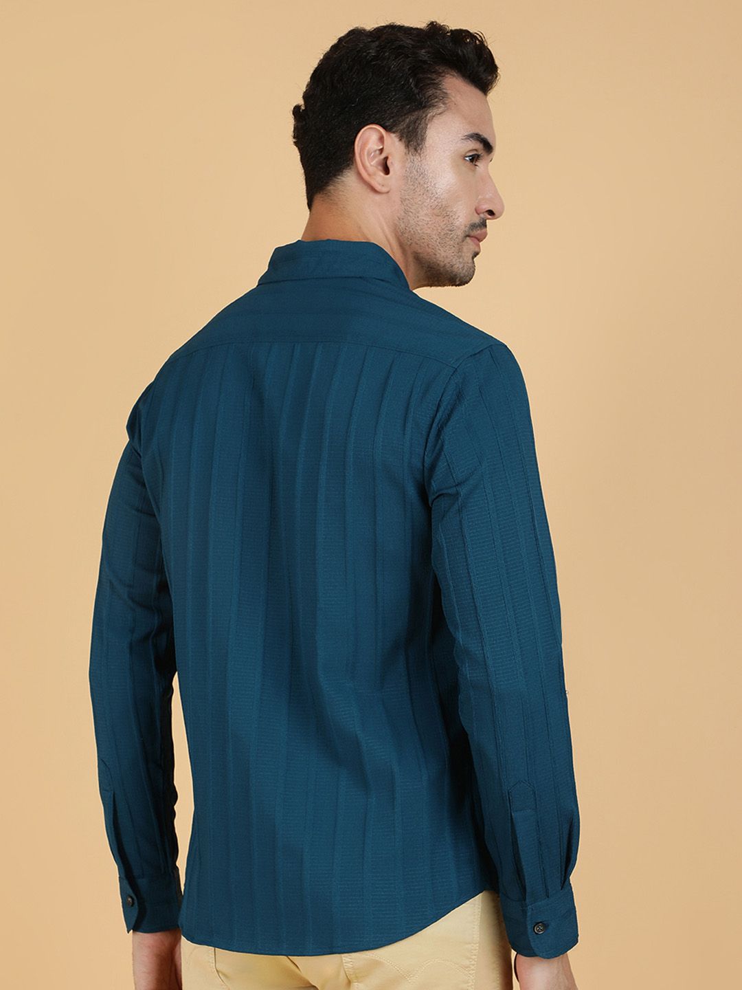 Kotty Men Relaxed Spread Collar Textured Casual Shirt