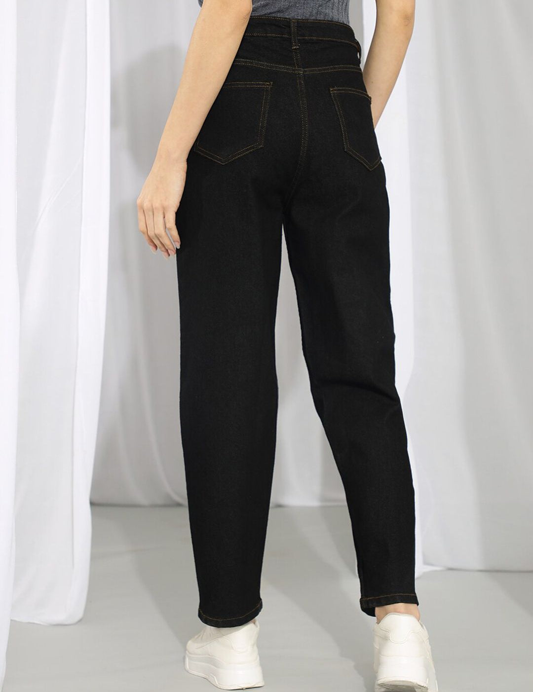 Kotty Women Black Straight Fit High-Rise Stretchable Jeans