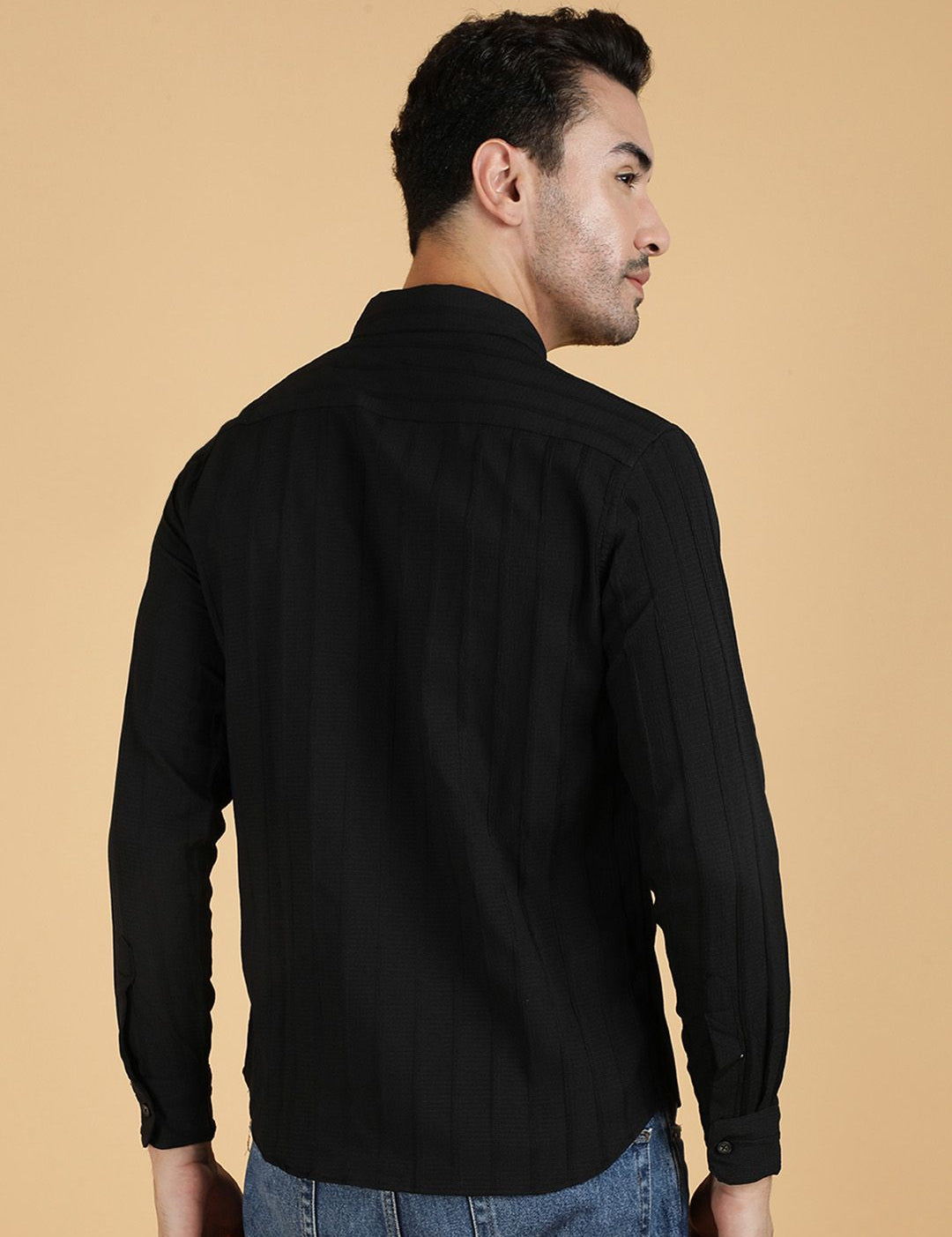 Kotty Men Relaxed Spread Collar Textured Casual Shirt