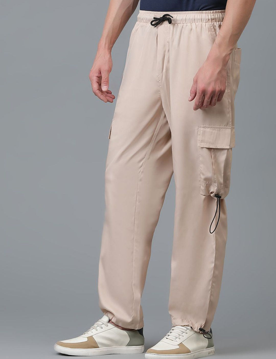 Kotty Men Relaxed Low-Rise Easy Wash Cargos Trousers