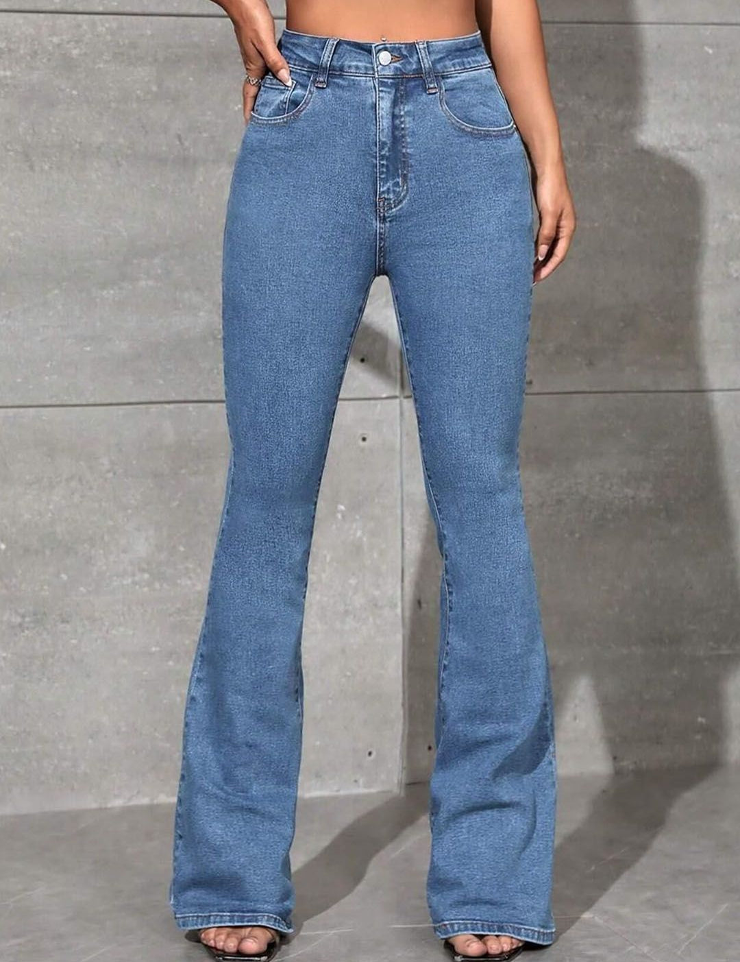 Kotty Women Bootcut High-Rise Clean Look Stretchable Jeans