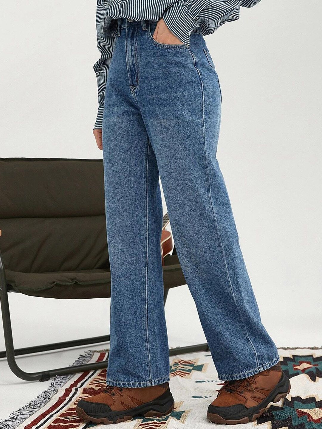 Kotty Women Jean Straight Fit High-Rise Light Fade Stretchable Jeans