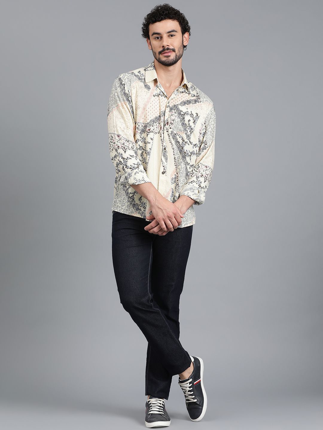 Kotty New Relaxed Fit Abstract Printed Spread Collar Casual Shirt