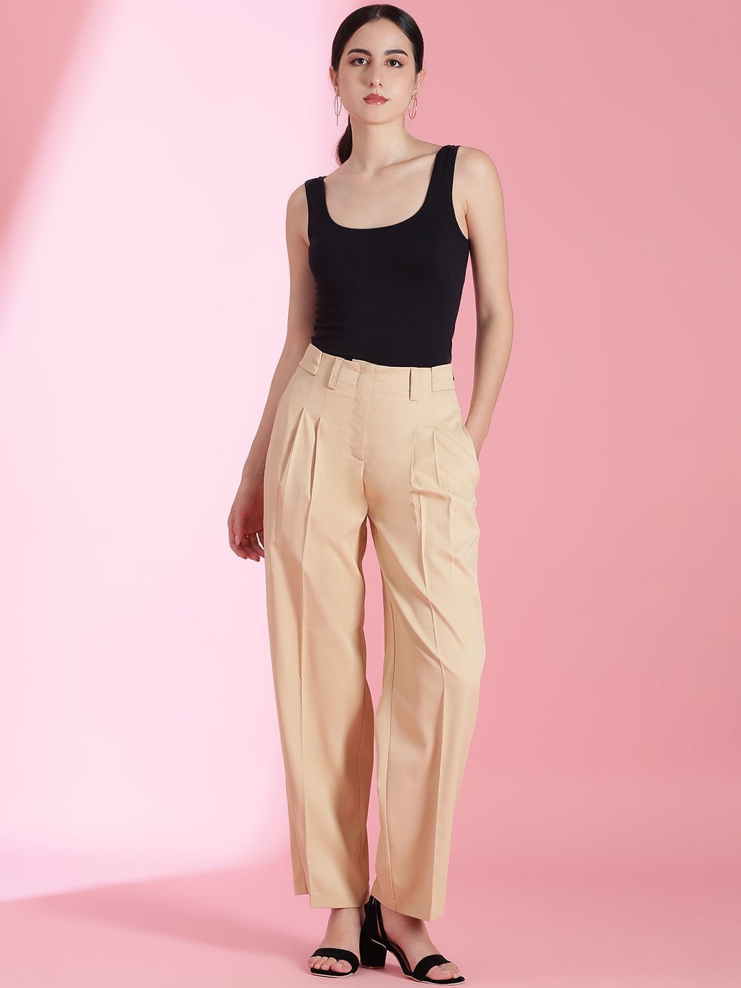 Kotty Women Solid Straight Fit Mid-Rise Pleated Parallel Trousers