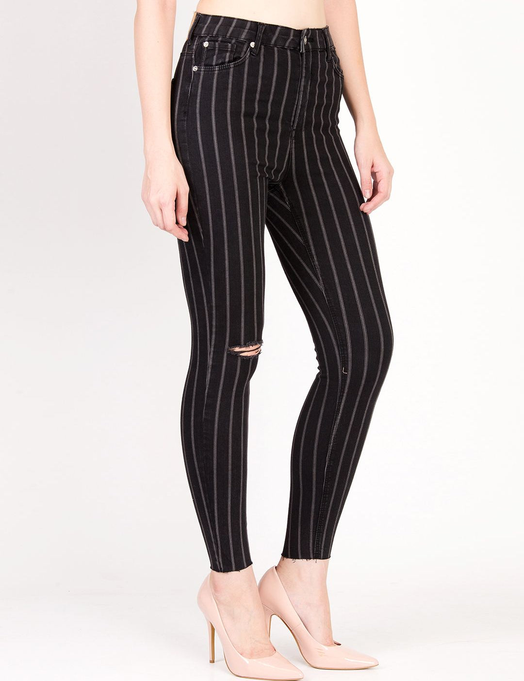 Kotty Women Black Skinny Fit High-Rise Slash Knee Stretchable Jeans