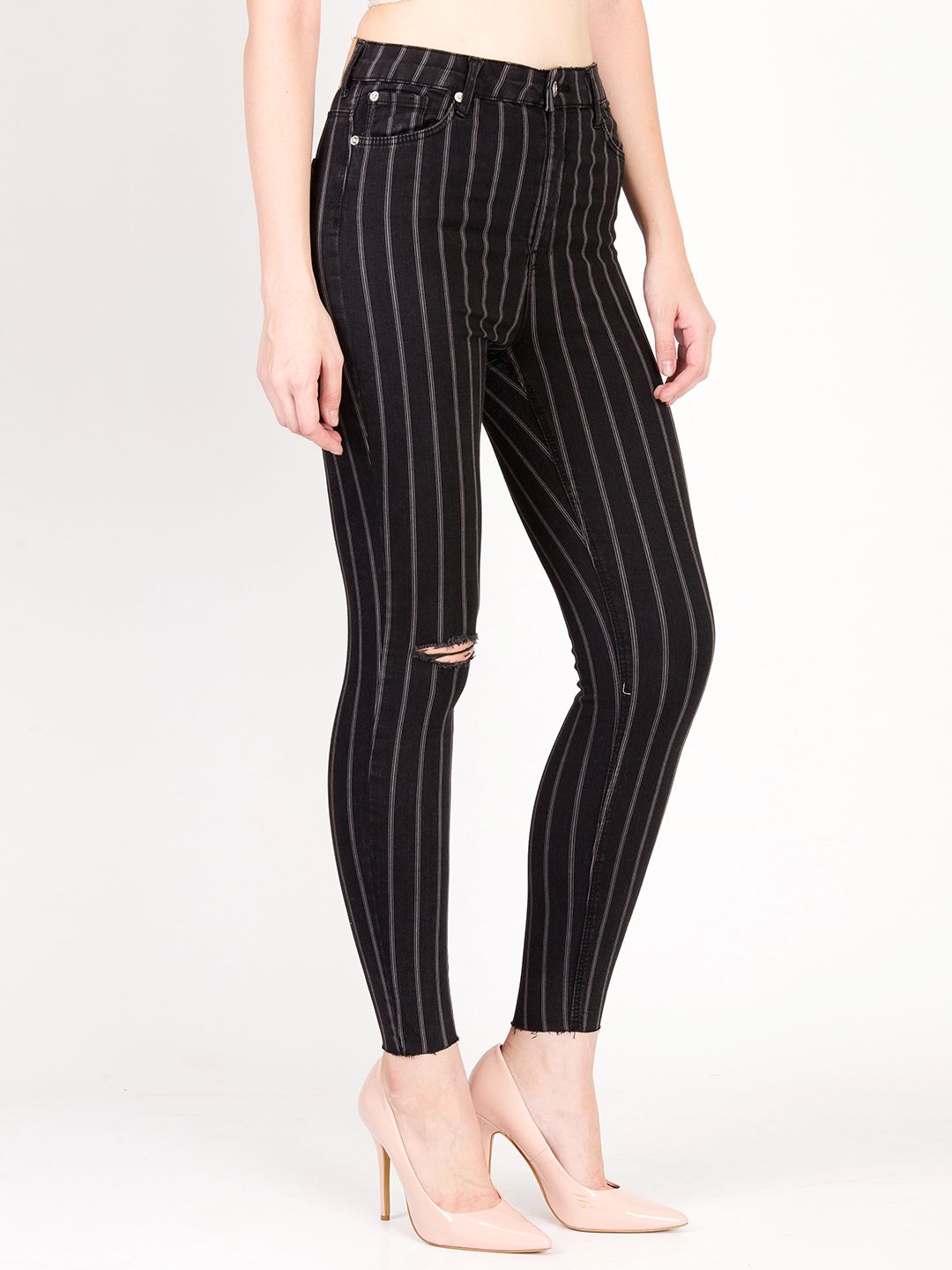 Kotty Women Black Skinny Fit High-Rise Slash Knee Stretchable Jeans