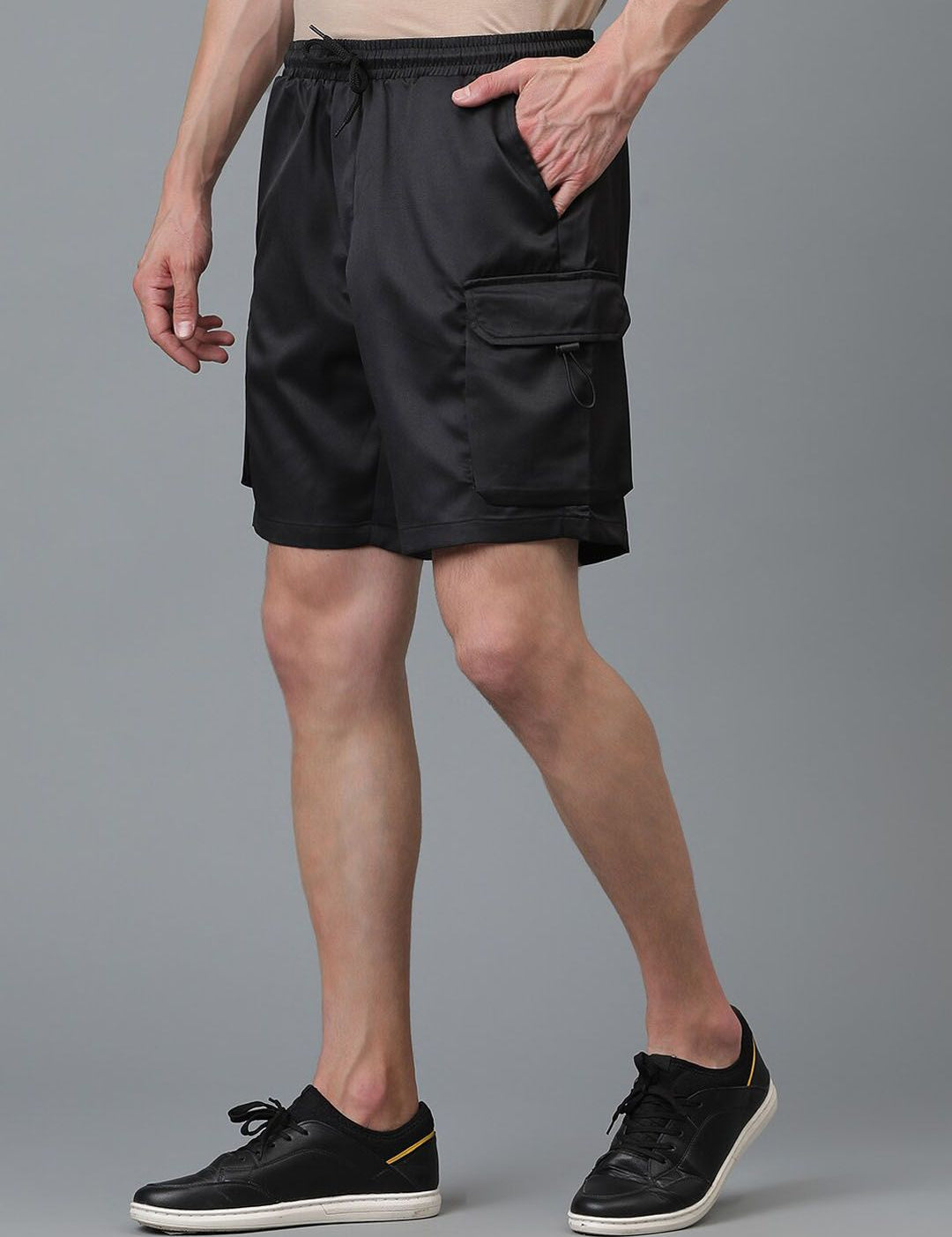 Kotty Men Low-Rise Cargo Shorts