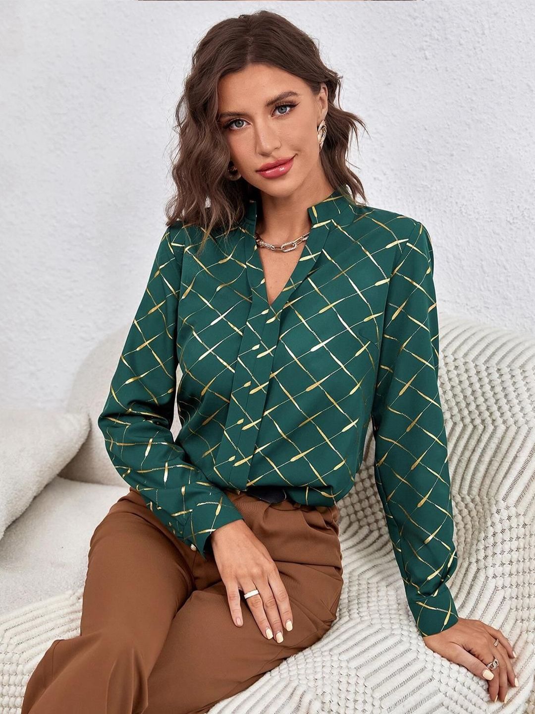 Kotty Geometric Printed Crepe Shirt Style Top
