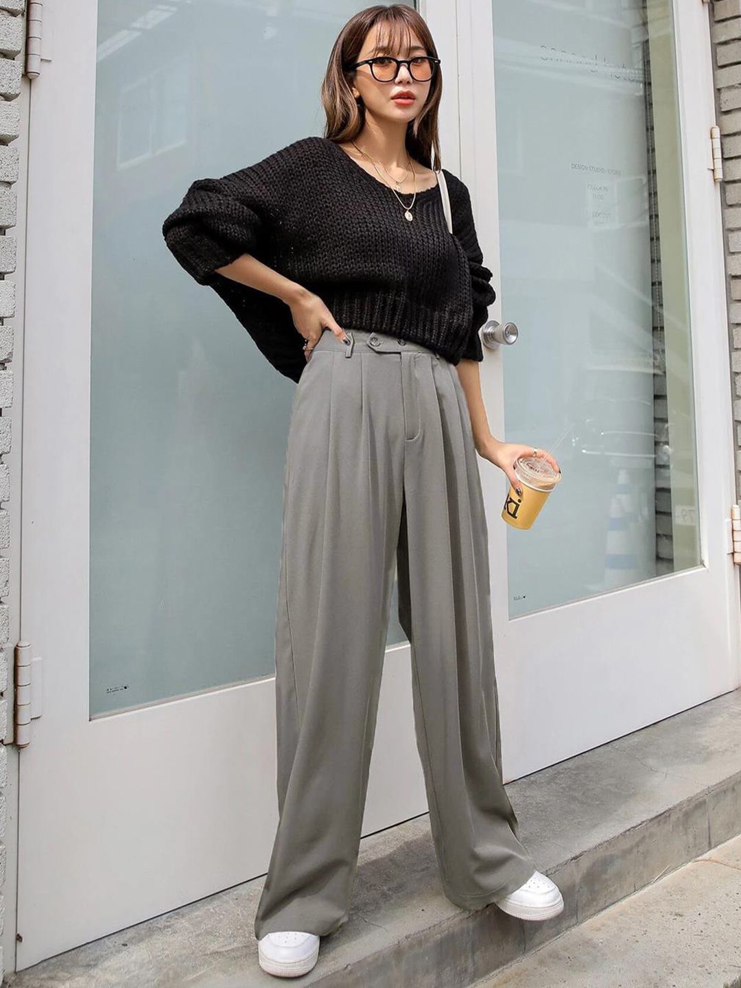 CURVE BY KOTTY Women Relaxed Straight Leg High-Rise Easy Wash Pleated Trouser