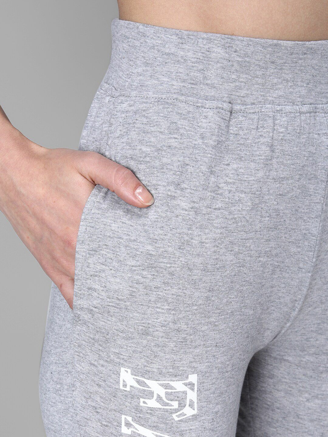 Kotty Women Grey Melange & White Printed Joggers