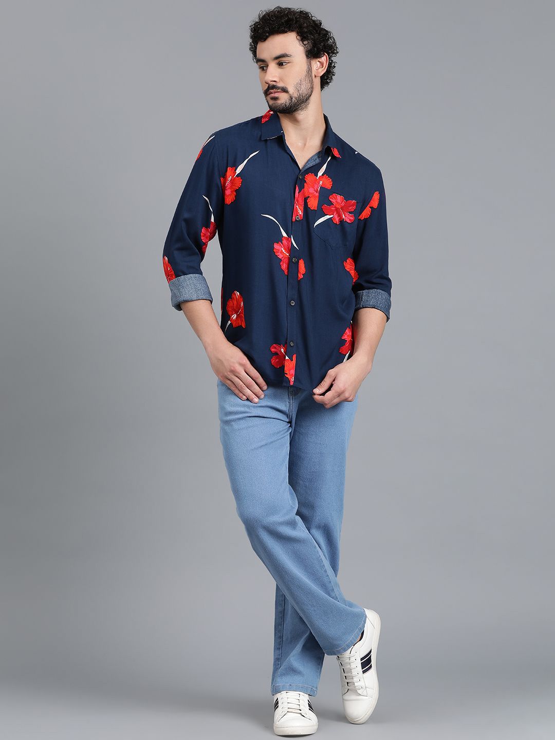 Kotty Navy Blue & Red Floral Printed Spread Collar Relaxed Fit Casual Shirt
