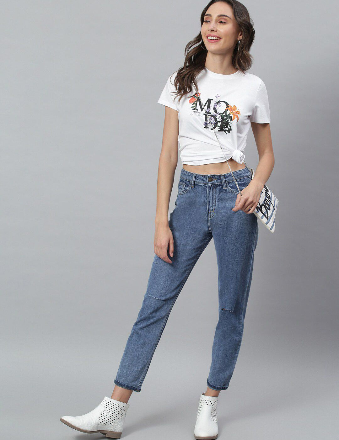 Kotty Women Blue Regular Fit Mid-Rise Low Distress Stretchable Jeans