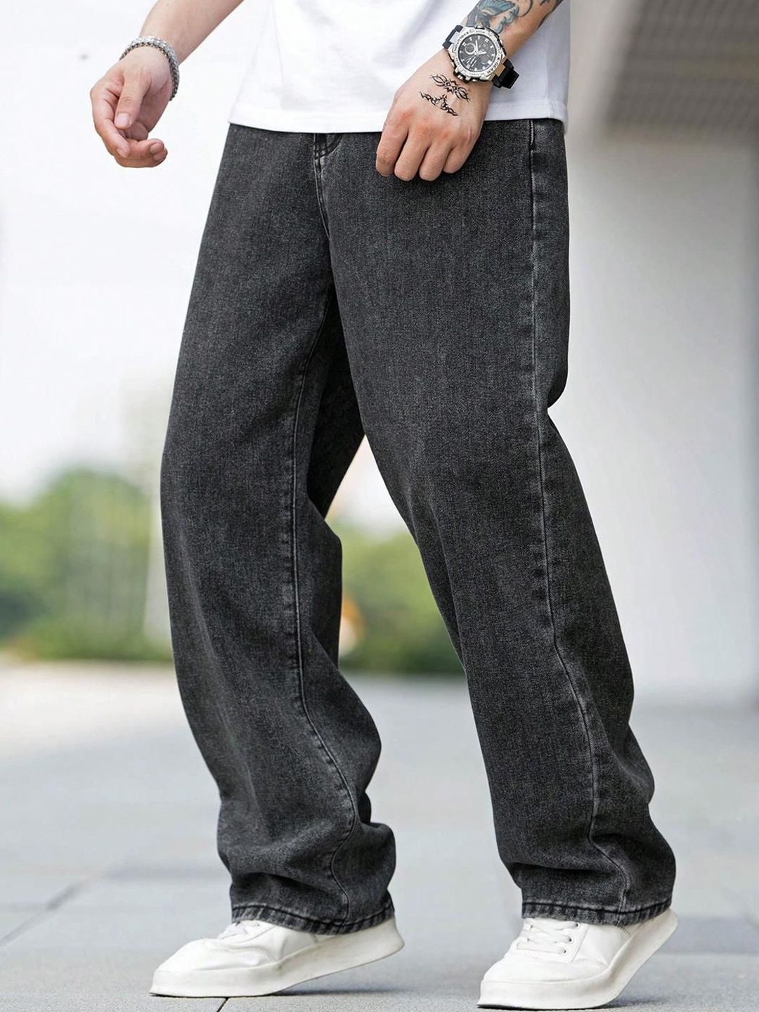 Kotty Men Men Straight Fit Mid-Rise Stretchable Jeans