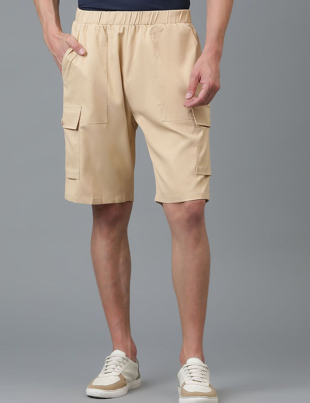Kotty Men Low-Rise Cargo Shorts