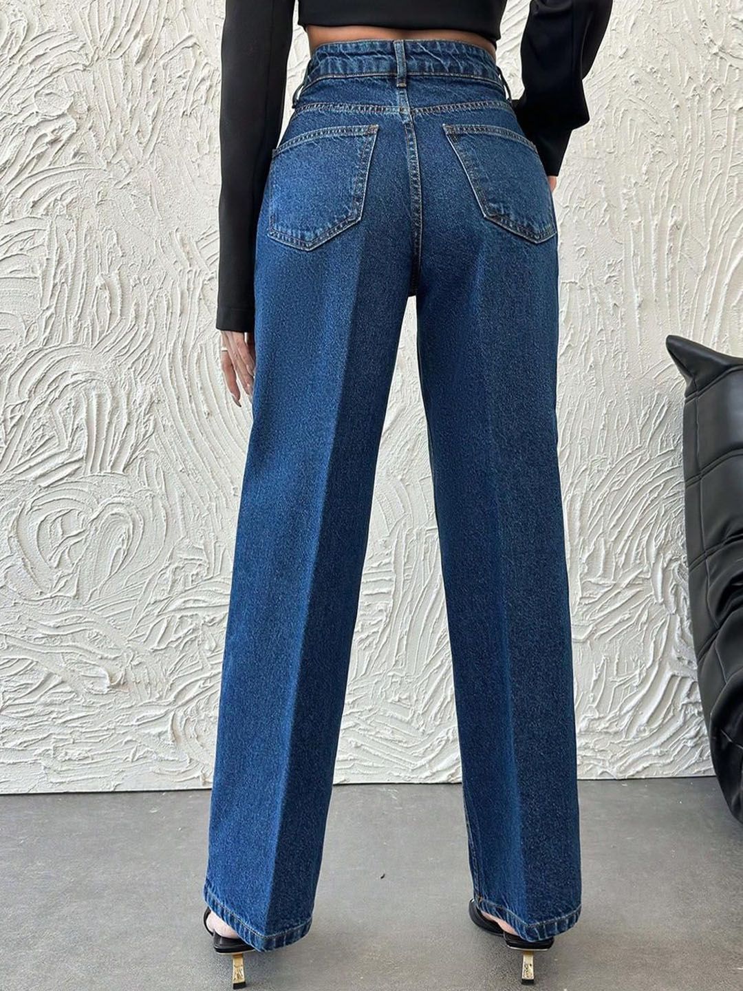Kotty Women Straight Fit High-Rise Stretchable Jeans