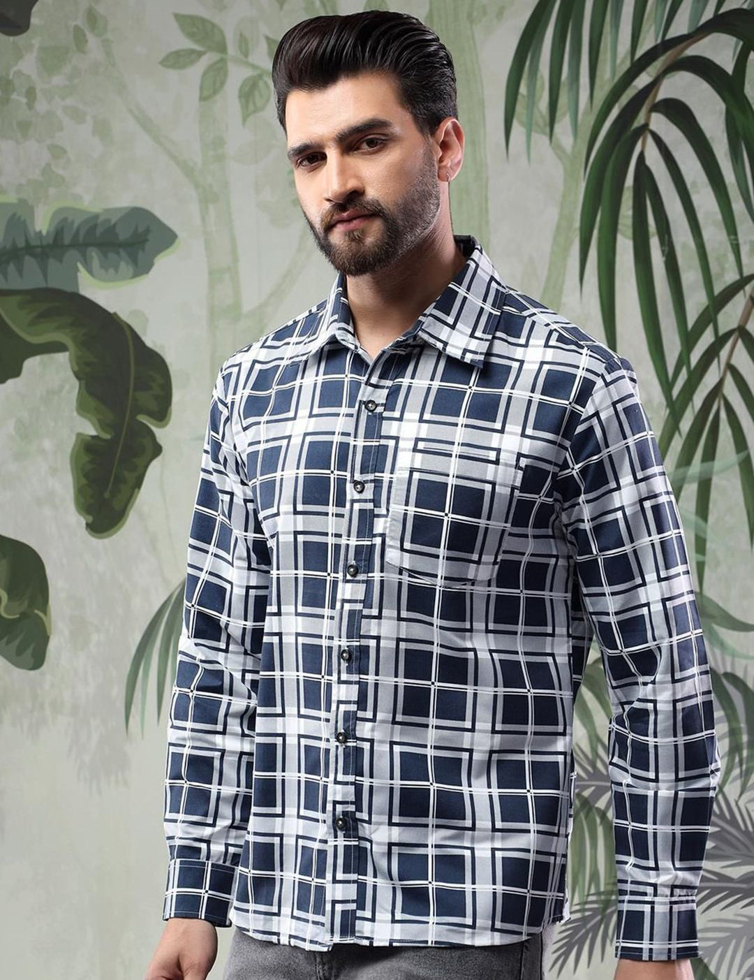 Kotty Men Spread Collar Checked Casual Shirt