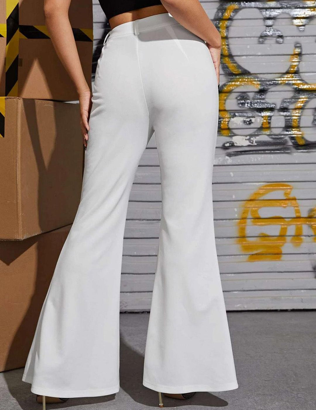 Kotty Women Solid Relaxed Straight Fit High-Rise Easy Wash Trousers