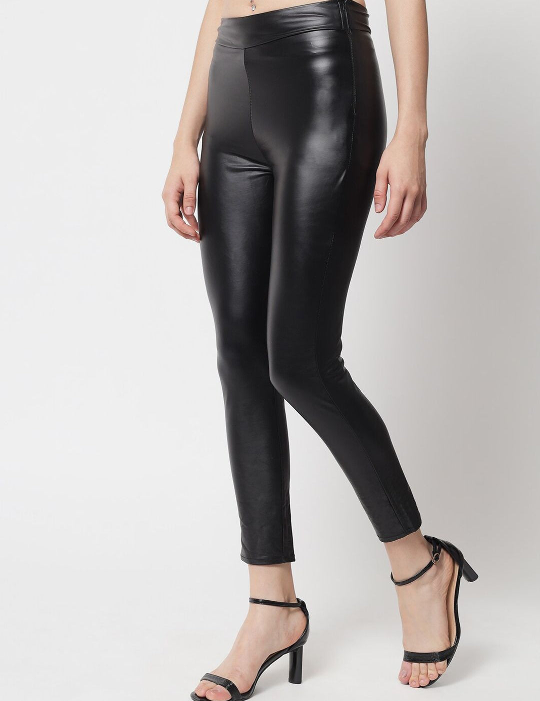 Kotty Women Black Relaxed Skinny Fit Trousers