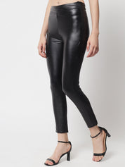 Kotty Women Black Relaxed Skinny Fit Trousers