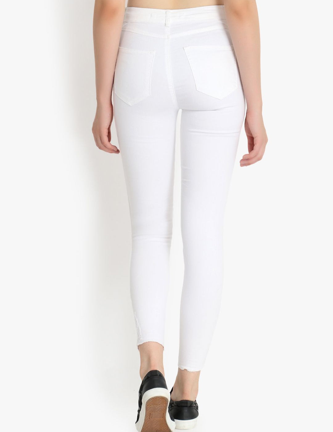 Kotty Women White Skinny Fit High-Rise Slash Knee Stretchable Jeans