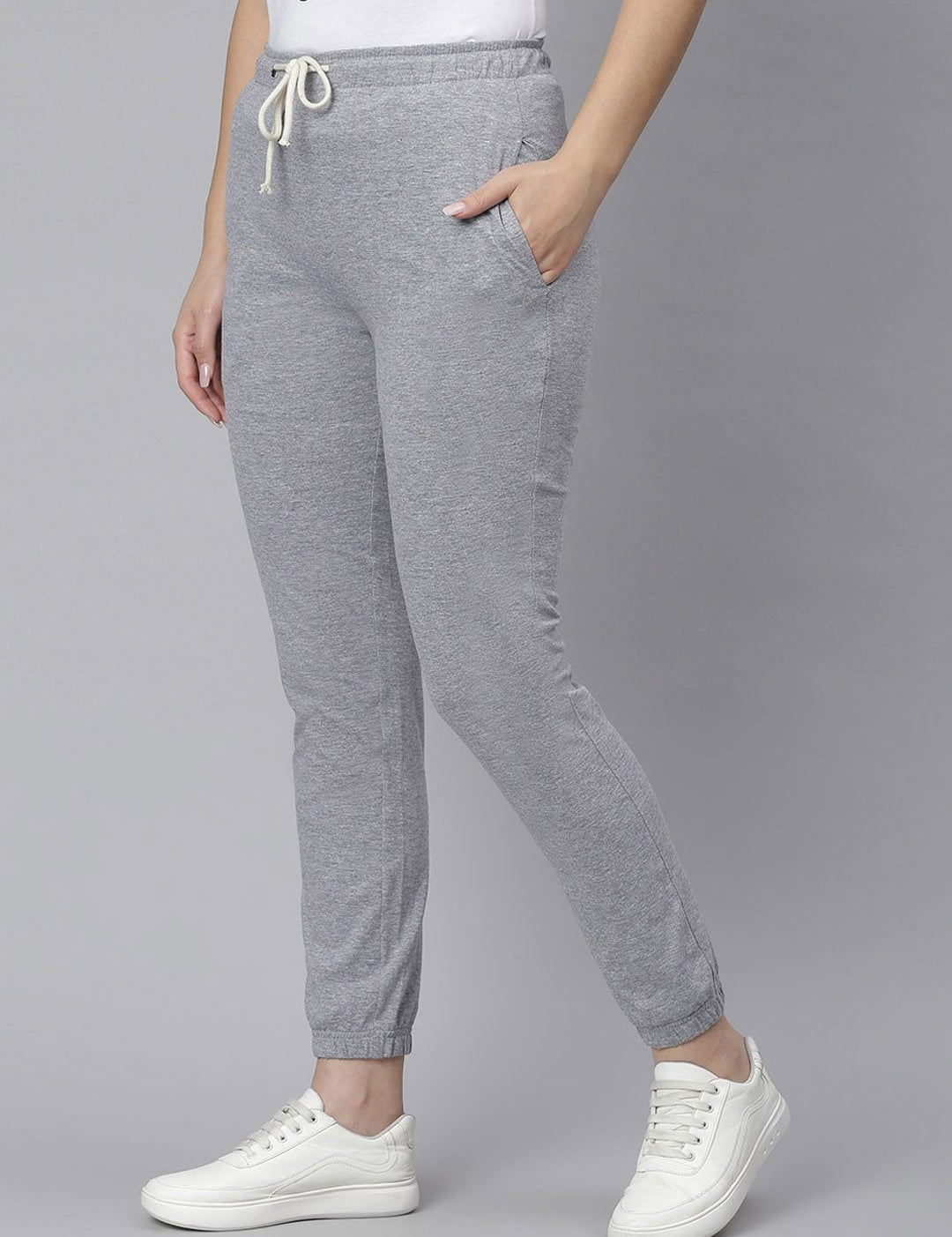Kotty Women Grey Solid Straight-Fit Joggers