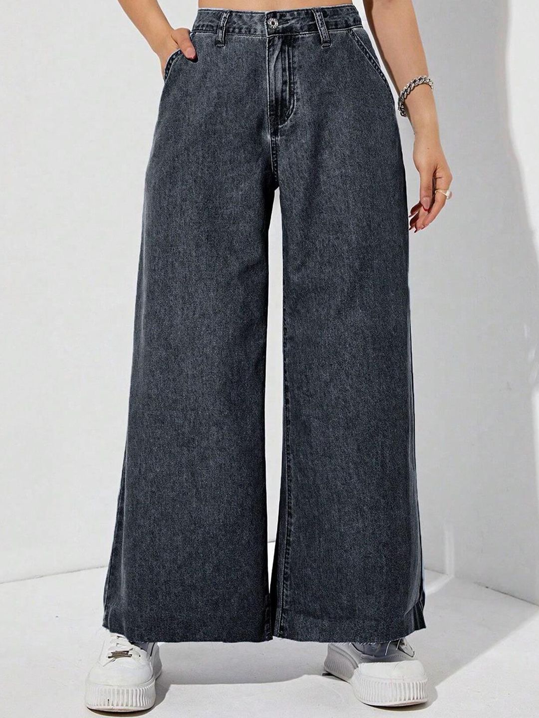 Kotty Women Black Jean Flared High-Rise Clean Look Stretchable Jeans