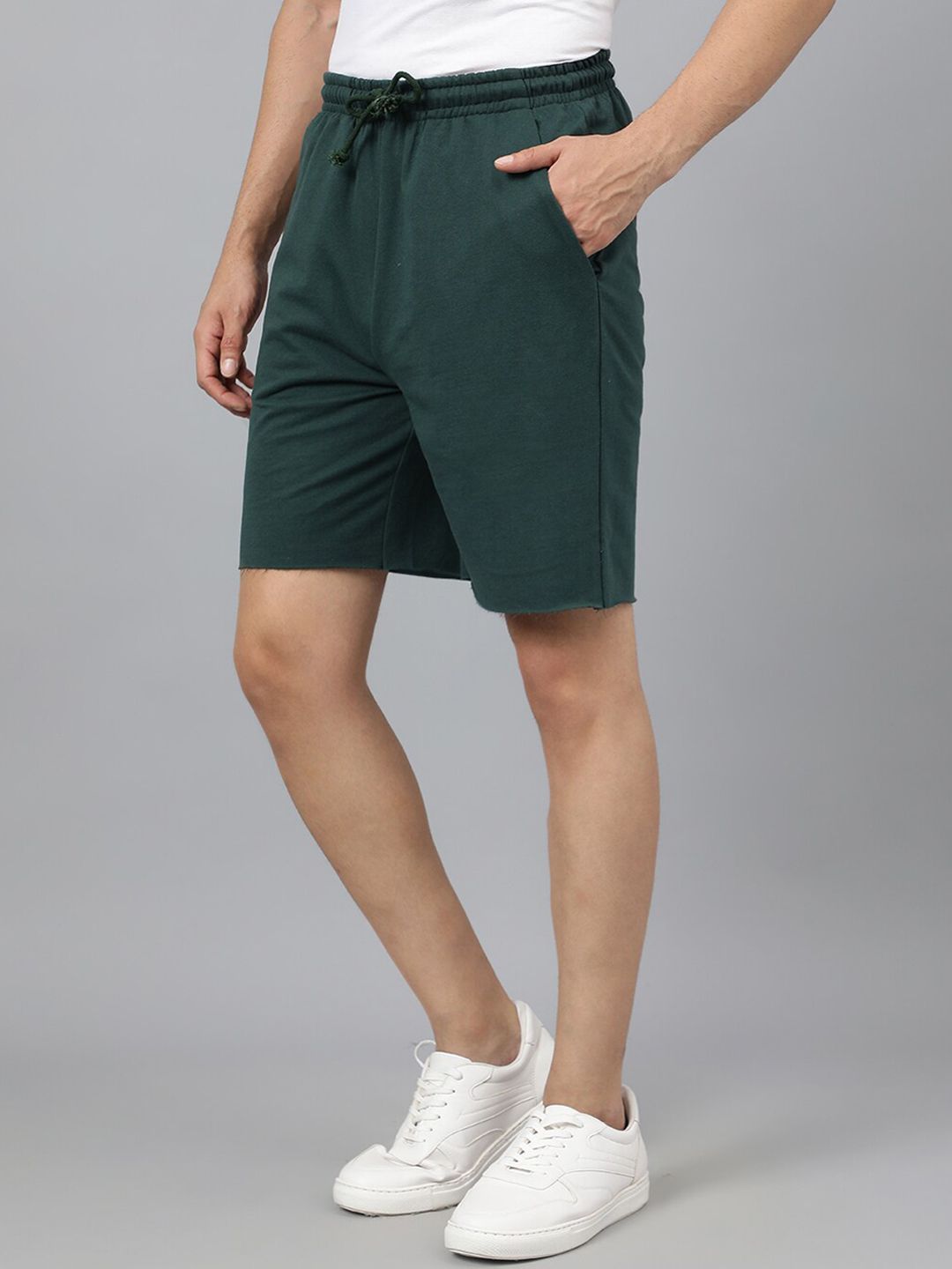 Kotty Men Green Mid-Rise Regular Shorts