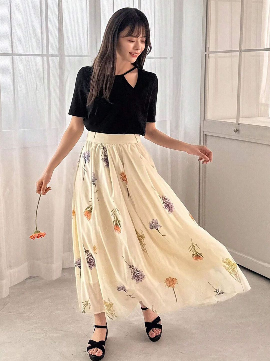 Kotty Women Round Neck Short Sleeves Top With Cut Out Details