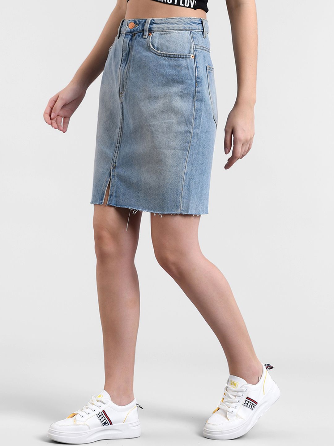 Kotty Women Blue Solid Denim Straight Mini Skirt