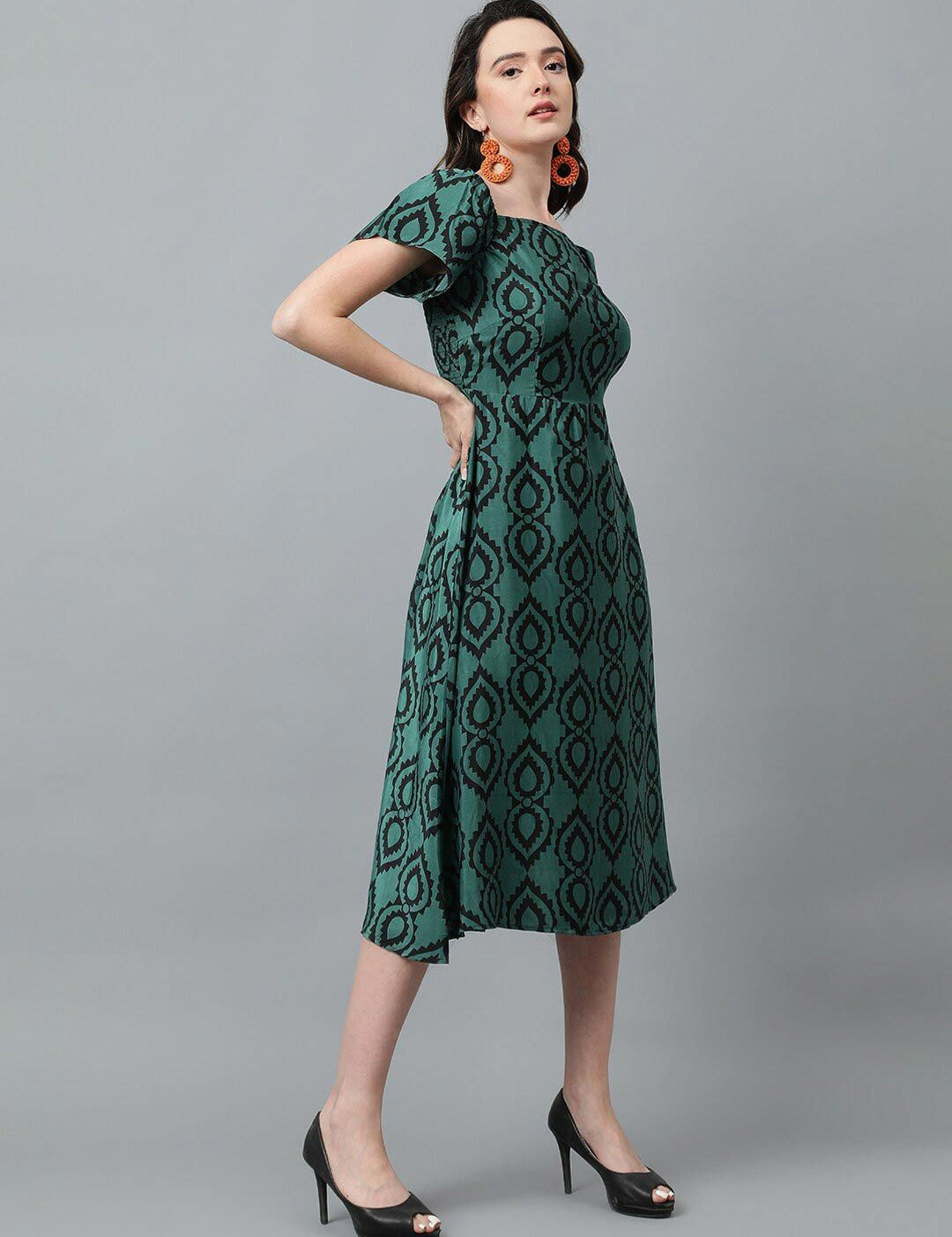 Kotty Green Ethnic Motifs Printed Square Neck Puffed Sleeves Fit & Flare Midi Dress