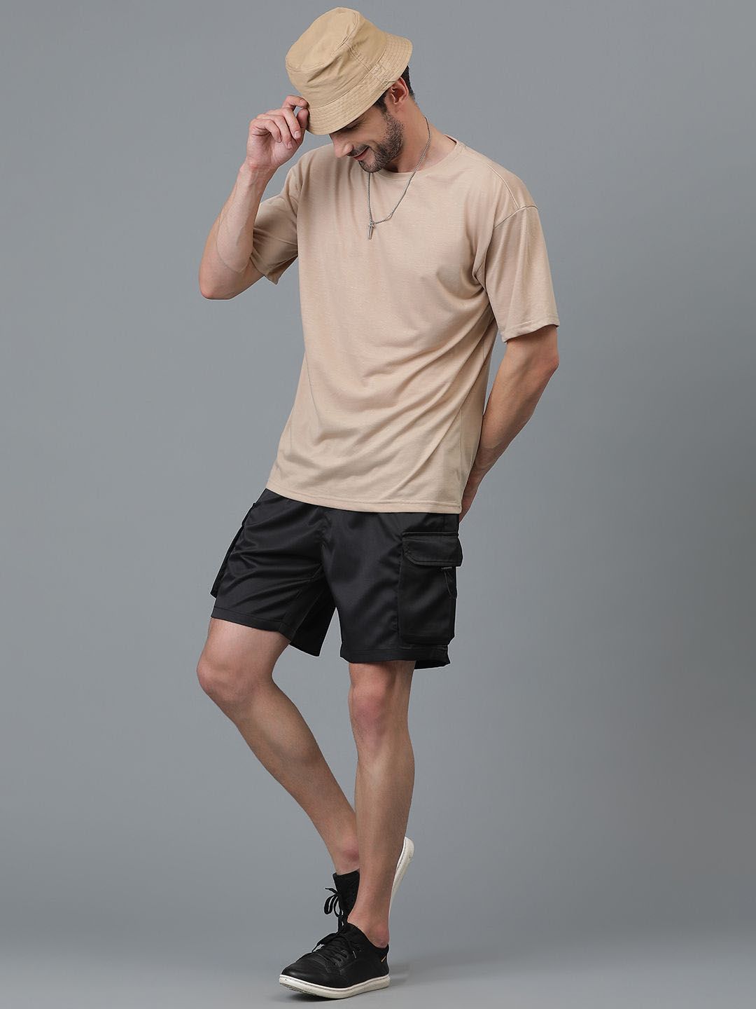 Kotty Men Low-Rise Cargo Shorts