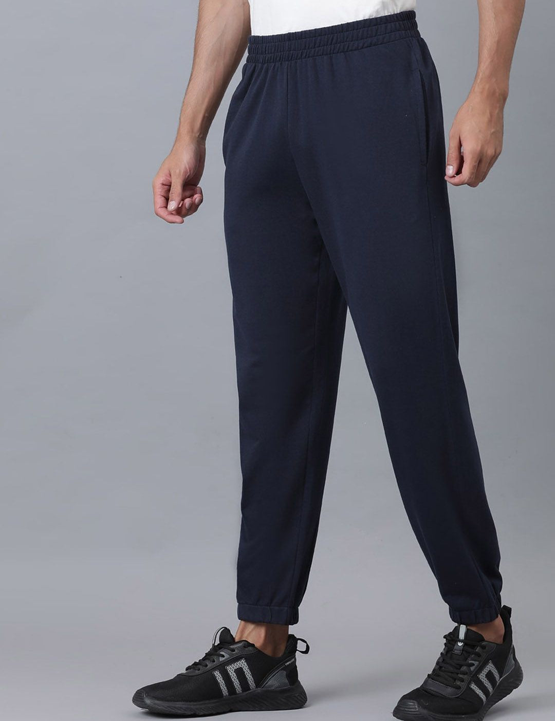 Kotty Men Mid Rise Joggers