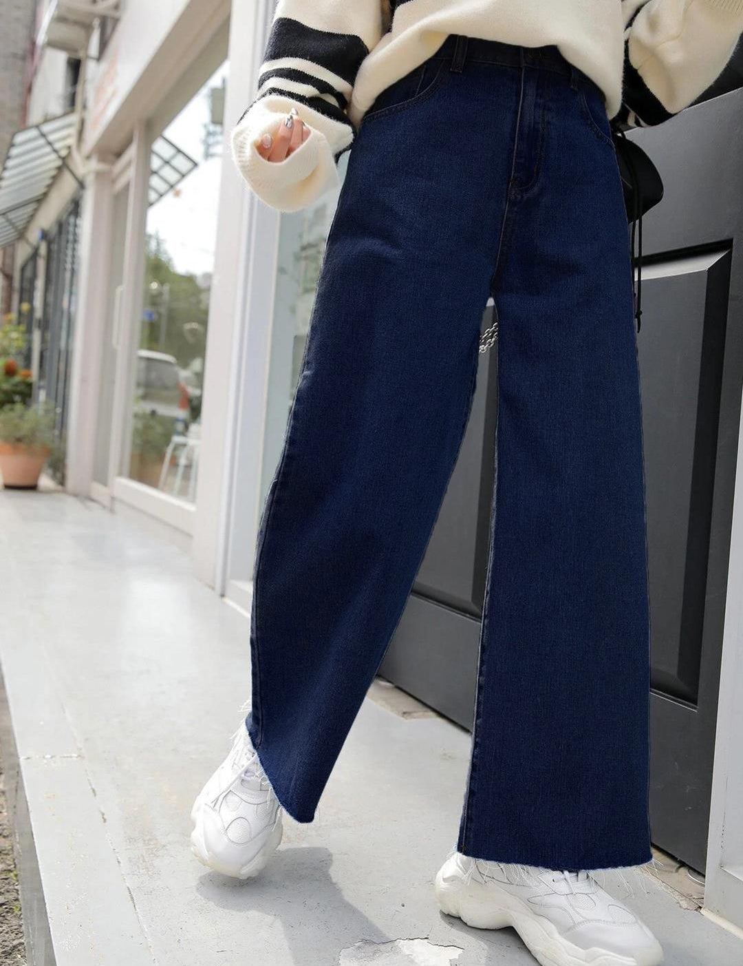 Kotty Navy Blue Women Jean Straight Fit High-Rise Stretchable Jeans