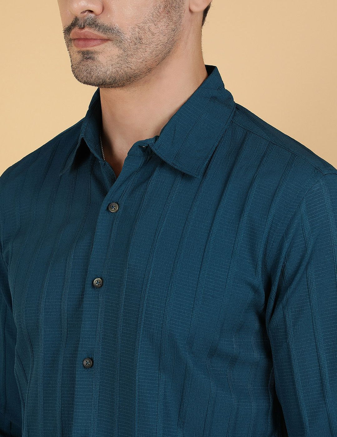 Kotty Men Relaxed Spread Collar Textured Casual Shirt