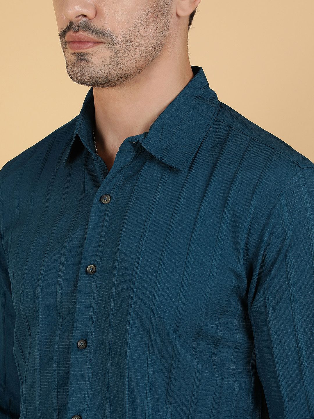 Kotty Men Relaxed Spread Collar Textured Casual Shirt