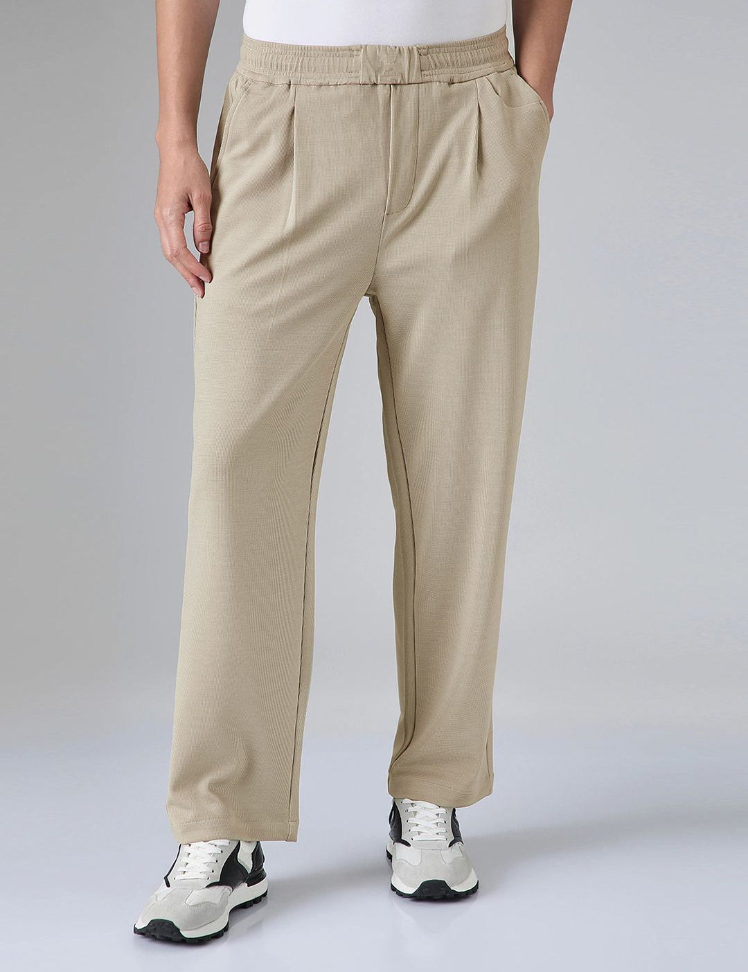 Kotty Men Relaxed Straight Leg Easy Wash Mid-Rise Trousers