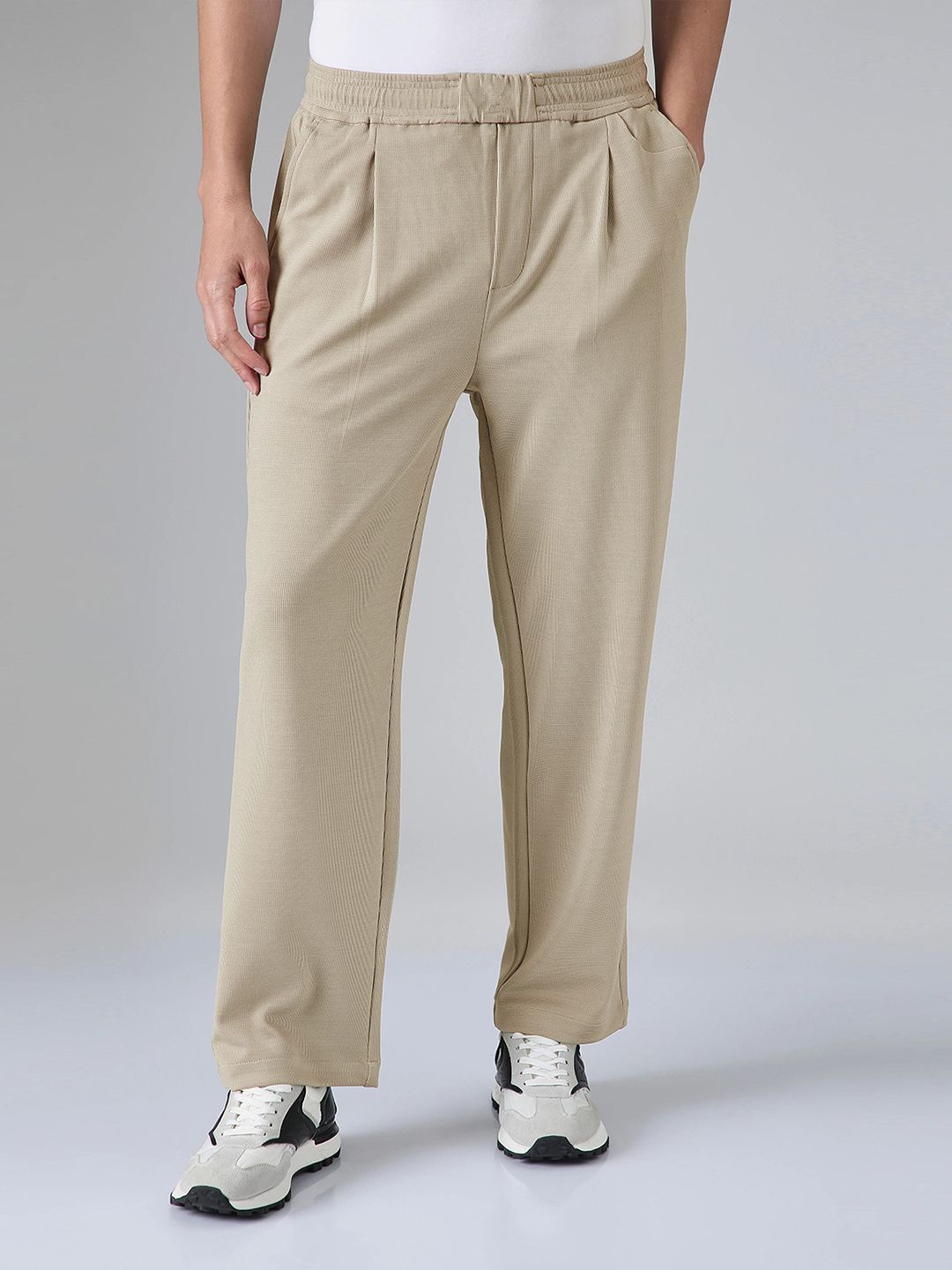 Kotty Men Relaxed Straight Leg Easy Wash Mid-Rise Trousers